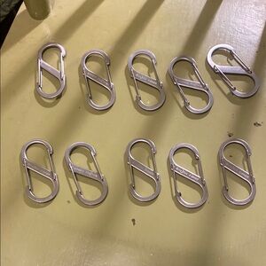 Silver S-Shaped Key Holders with Dual Openings